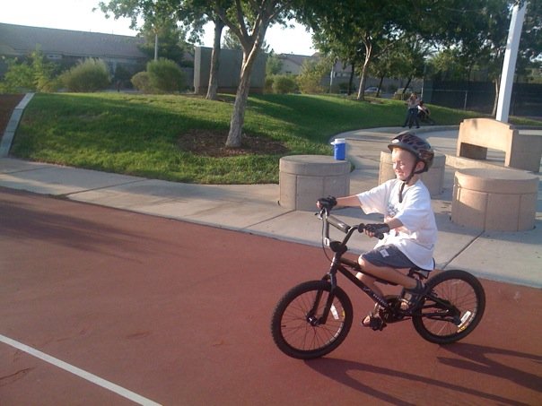 Friday, September 4, 2009: our grandson Quentin learns to ride a bicycle